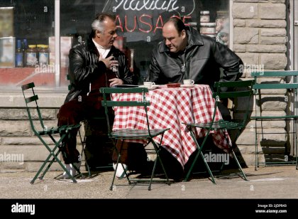 siricogandolfini-the-sopranos-season-6-2006-2JDPR43.jpg
