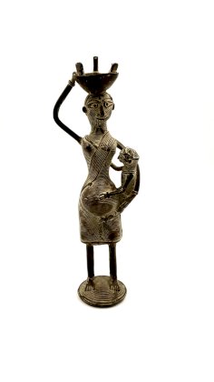 pregnant-woman-with-her-baby-daily-life_1.jpg