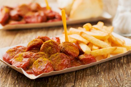 currywurst-und-pommes-keyvisual-03.jpg