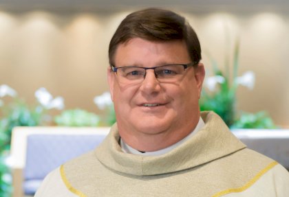 gay_priest.jpg