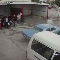 rolls up to party.mp4