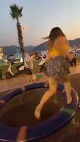 2e948b586e547e2e.mp4