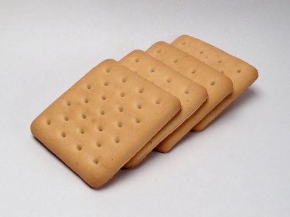 800px-Hardtack_biscuits.jpg