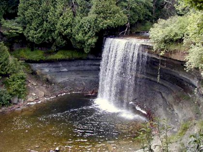 Bridal-Veil-Falls-Manitoulin-Island-Canada-Ontario.jpg