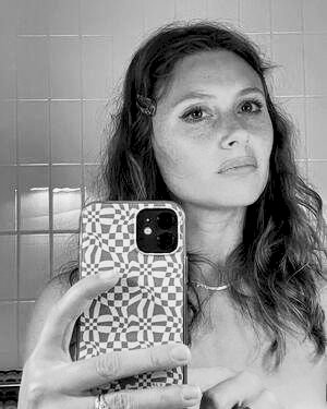 aly-michalka_0091_300px.jpg