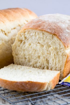 Easy-Homemade-White-Bread-7.jpg