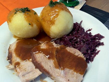 fraenkischer-schweinebraten-mit-dunkler-brotsosse.jpg