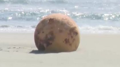 skynews-ball-japan-beach-tbs_6065690.jpg