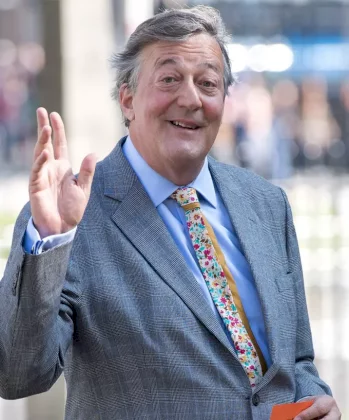 2020-03-26_Mix-1023_STEPHEN-FRY.webp