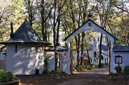 Saint_Herman_of_Alaska_Monastery.jpg