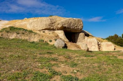 dolmen de menga 1.jpg