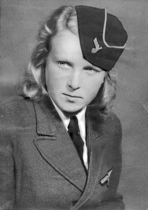 HelferinderKriegsmarine-S-W.jpg