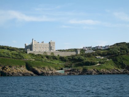 Brecqhou_-_Barclay_Brothers_Castle.jpg