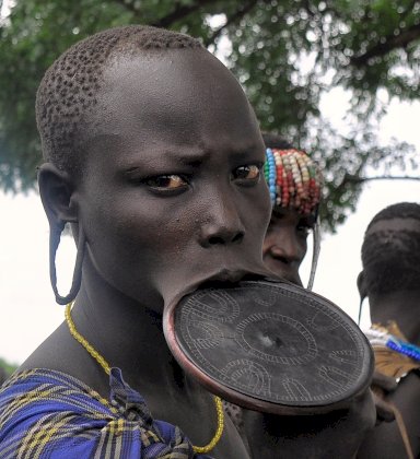 Mursi_Lip_Plate,_Ethiopia_(11886606444).jpg