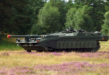 Stridsvagn_103_Revinge_2012-1.jpg