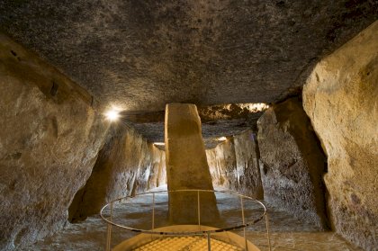 dolmen de menga 3.jpg