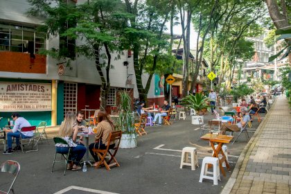 Provenza-en-El-Poblado-Medellin-una-de-las-calles-mas-cool-del-mundo-2-1200x800.jpg