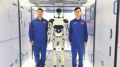 china-robot-astronaut.jpg