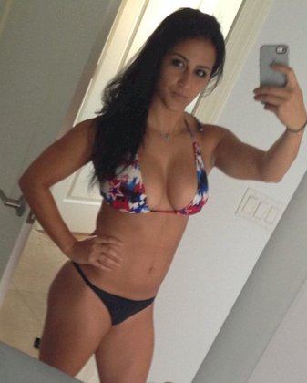 Meghan-Markle-sexy-selfie-768x955.jpg