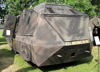 800px-Oklopni_transporter_Hrvoje_2.JPG