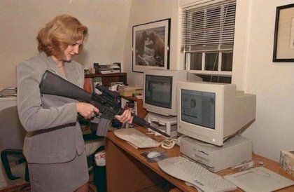 need-help-identifying-gun-from-photo-v0-vs29ied0ifja1.jpg