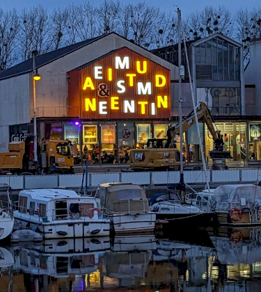 Immense & Inattendu.png