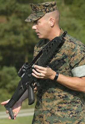 800px-XM8_and_Marine.jpg