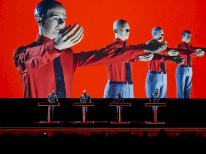 kraftwerk-161607.jpg