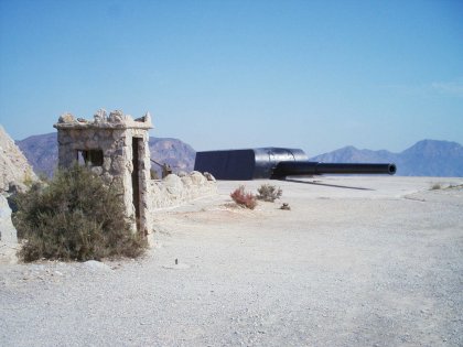naval_gun_at_mazarron_by_iguled.jpg