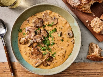 17897-hungarian-mushroom-soup-ddmfs-3x4-185-be041a31c4ca4a5aa8c684774929b53c.webp
