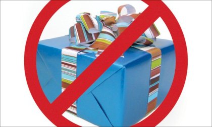 No-or-Fewer-Gift-Ideas-for-Kids-Parties.jpg