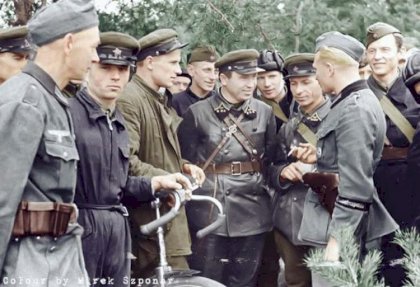 Nazi and Soviet troops celebrating together after their joint conquest of Poland (1939).jpg