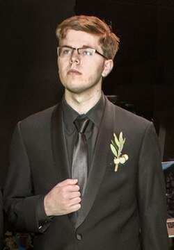 250px-Technoblade_at_his_dad's_wedding.jpg
