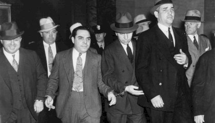 lucky-luciano-es-uno-de-los-gangsteres-mas-famosos-de-la-historia-de-la-mafia-en-estados-unidos.jpeg