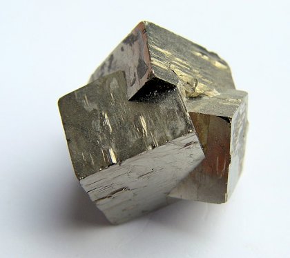 640px-Pyrite_60608[1].jpg