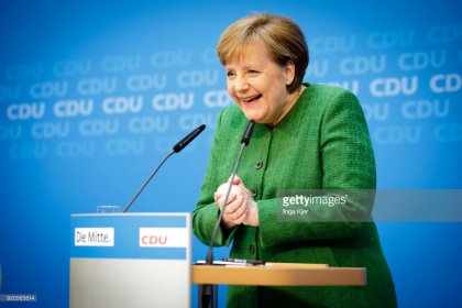 happy_merkel.jpg