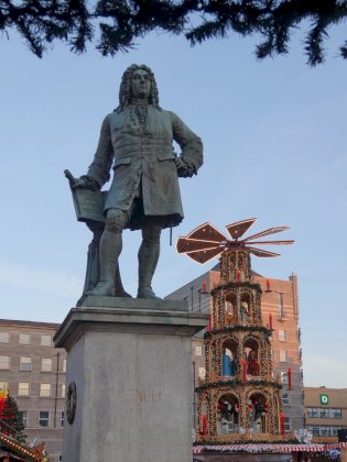 haendeldenkmal.jpg