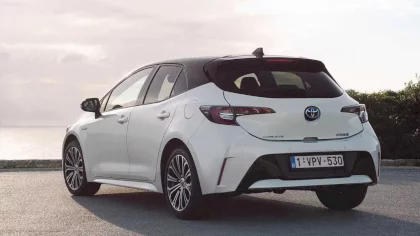 new-toyota-corolla-hatchback-hybrid[1].webp